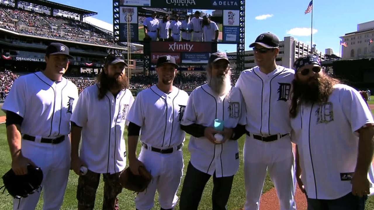 Duck Dynasty stars throw out first pitch