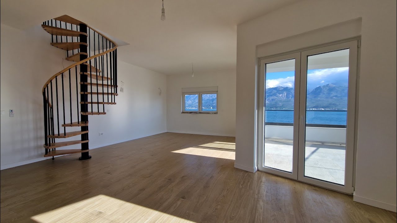 A1197 Penthouse apartment 129,79 m2 with roof terrace and sea view, Vinjerac