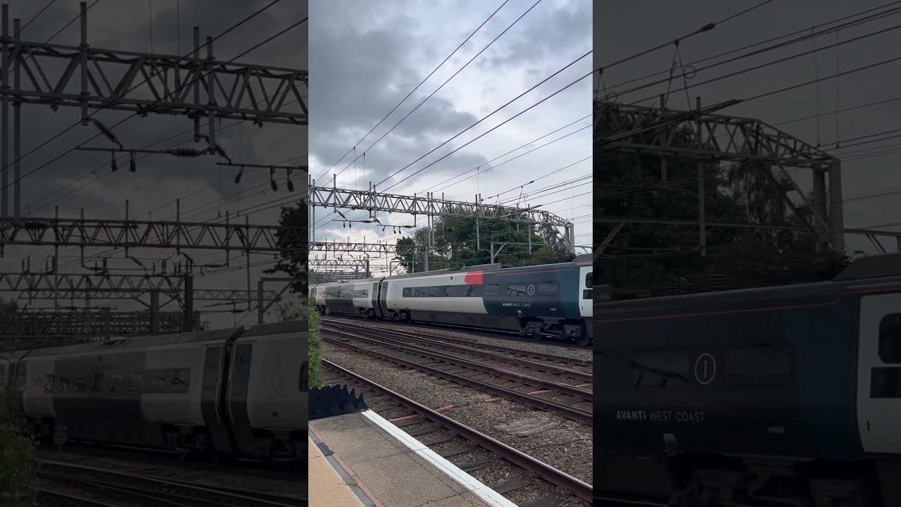 390005 Passes Crewe #trainspotting #awc #viralshort