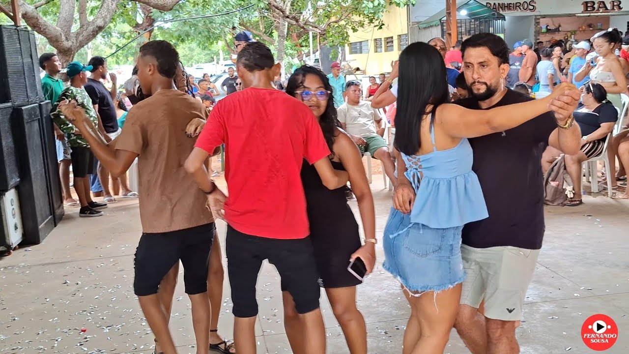 forrozeiros daçando muito no espaço cachoeira do urubu-PIAUÍ
