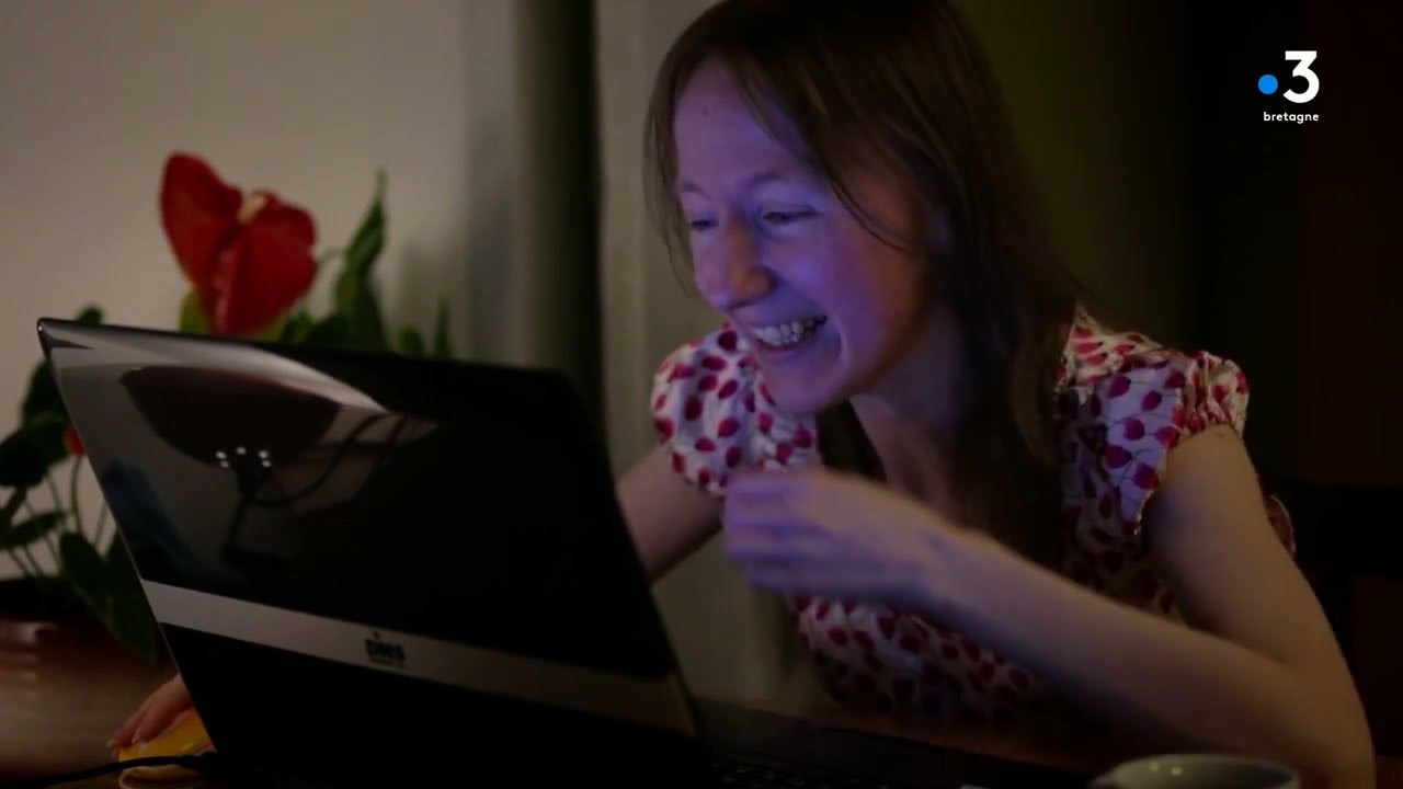 Teir flac'h deuet eus ar Reter / Trois femmes venues de l'Est : teulfilm / documentaire