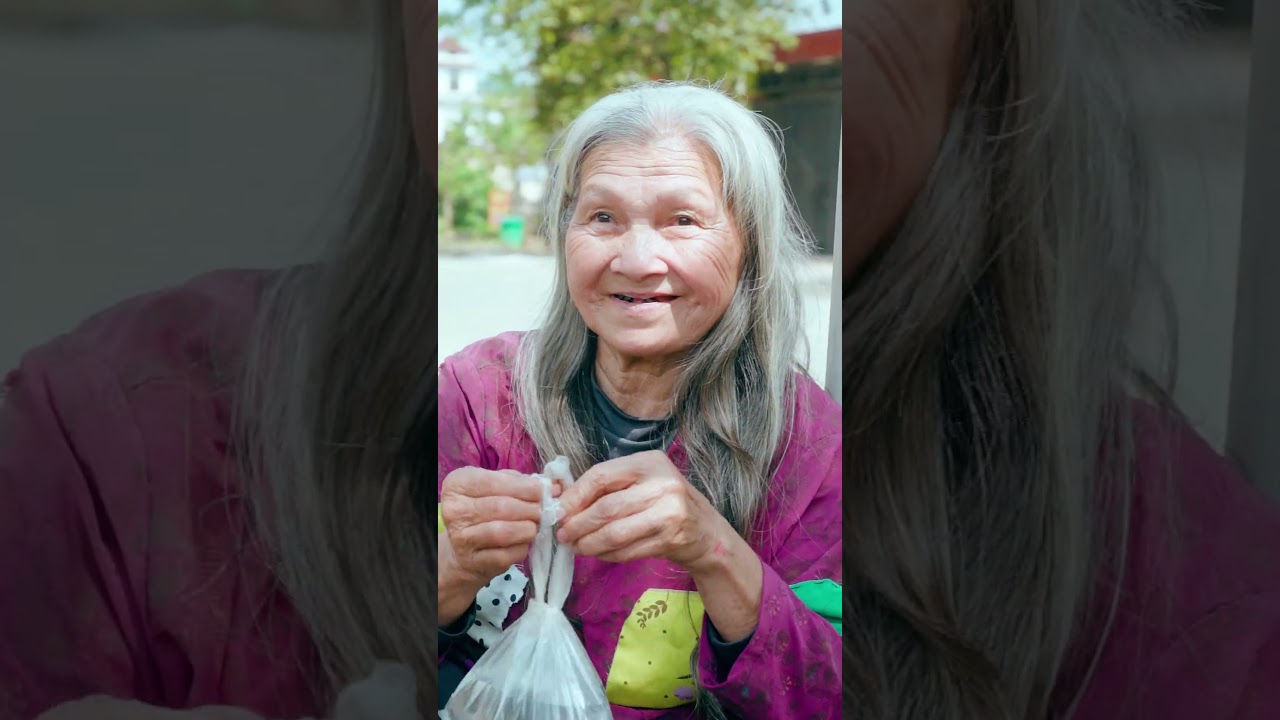 Poured hot water on an elderly person’s feet 😡🔥#drama #movie #trending #shorts #homeless