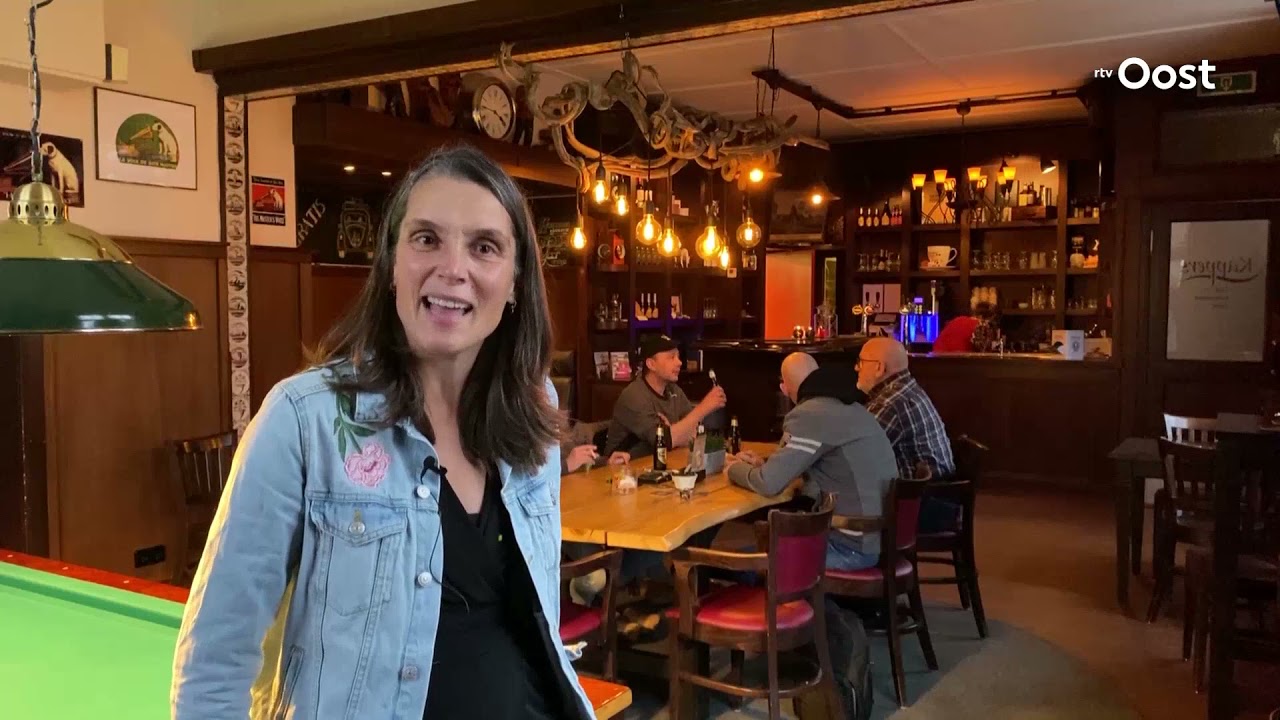 Buurtbewoners nemen cafe in Hoonhorst over: 'Het is de huiskamer van het dorp'