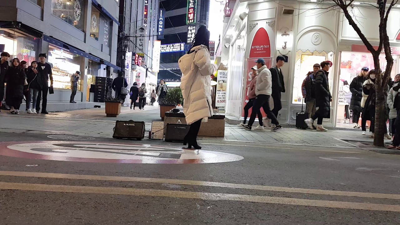 2019년12월15일클락팀 홍정인 방서영 신촌버스킹(1)