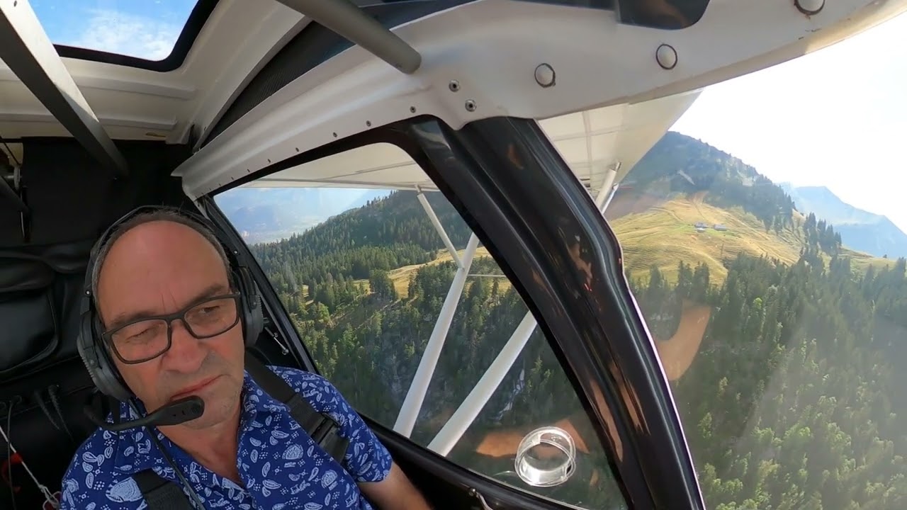 Vol en ULM dans les Alpes