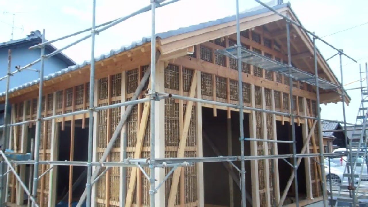 Building a Mud House in Japan!