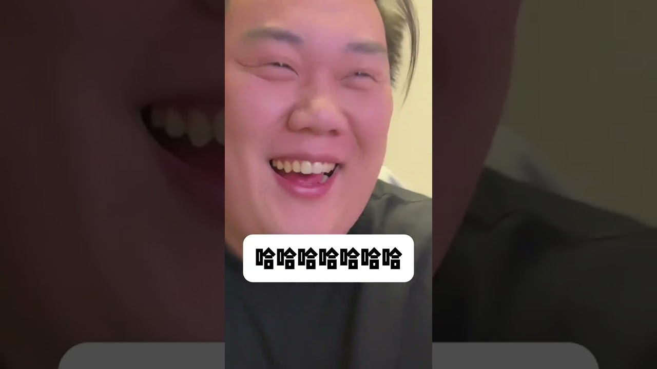 就愿意助人为乐,小男孩要在年会《假唱》 #情侣日常 #公司年会