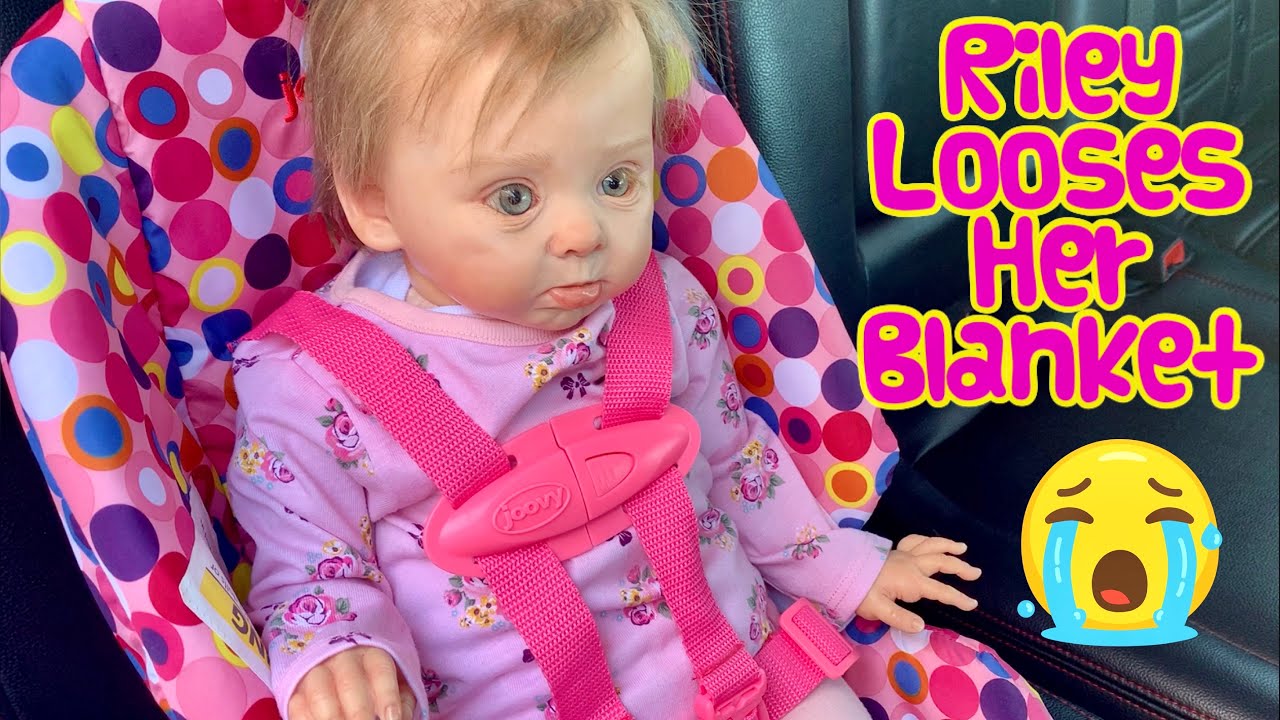 Riley looses her blanket reborn role play reborn life