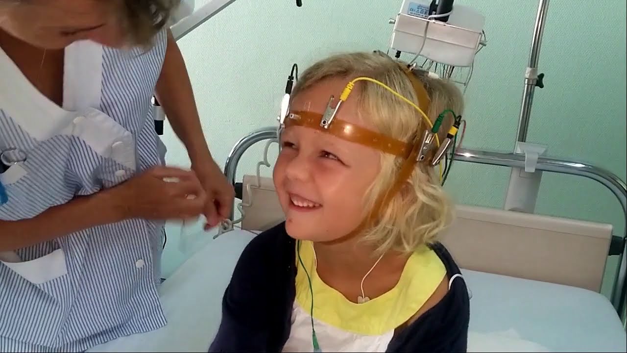 Examen EEG chez l'enfant au CHU de Bordeaux