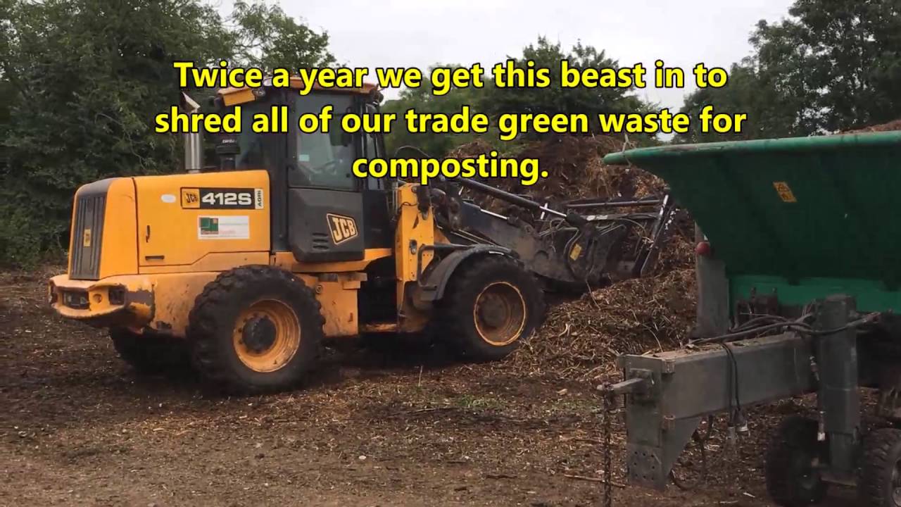 Green waste shredding with a Jenz BA725