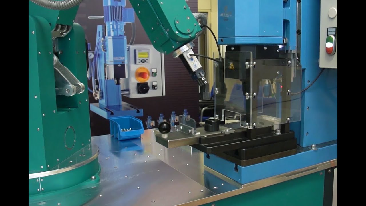 fruitcore robotics – Digital Robot HORST bei KMT-Vogt Niet- und Fördertechnik