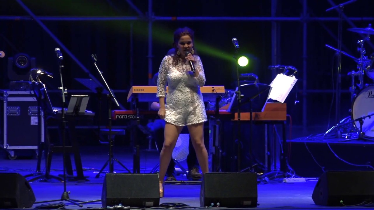 ROBERTA GUERRA - Love will save the day (Live)