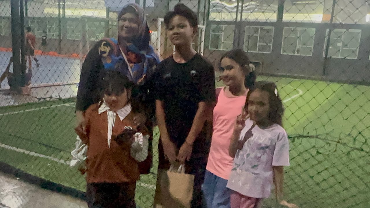 SELESAI MAIN FUTSAL FAREL PRAYOGA DI SAMPERIN FANS