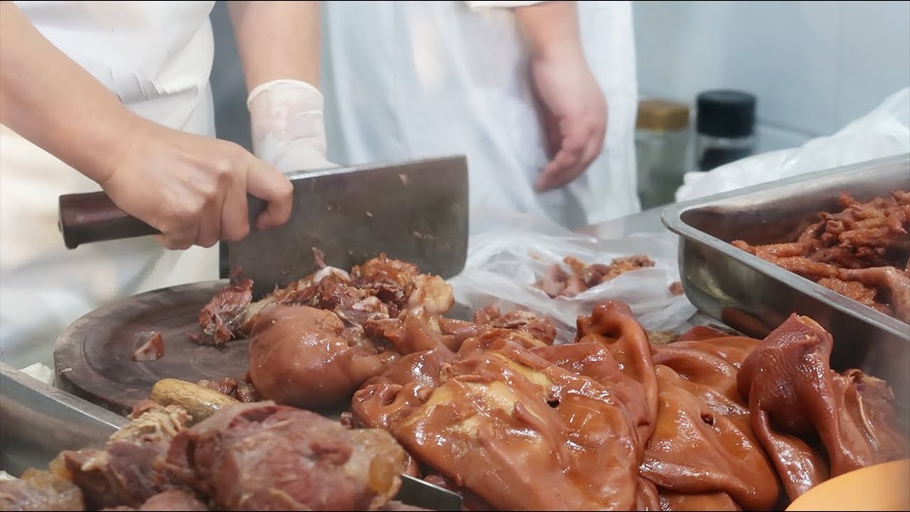 苏州卤肉店，顾客凌晨4点就排队，开门1小时再来买不到
