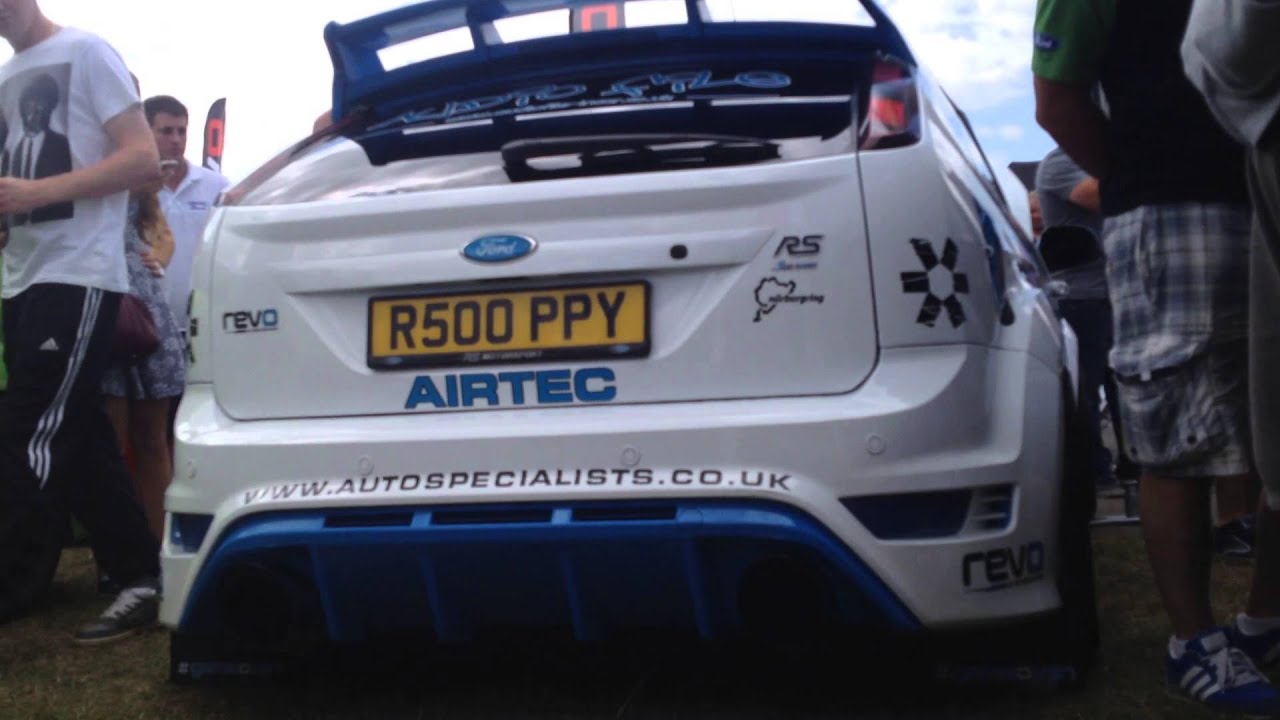 MK2 Focus RS - Extremely Loud Backfires and flames! Ford Fair 2014!