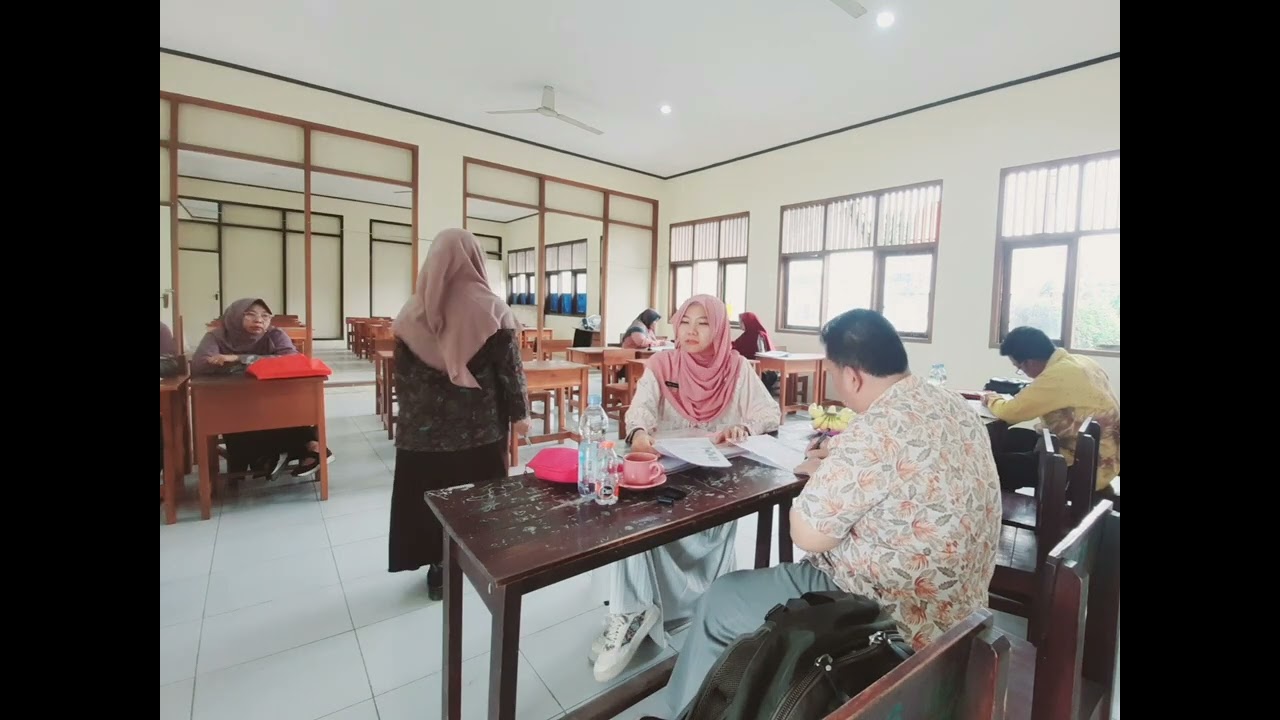 Supervisi ADM Guru. pak Korwas Drs. Entang Sumarna, S. Pd dan pak korwil Dadang Suhendra, S. pd