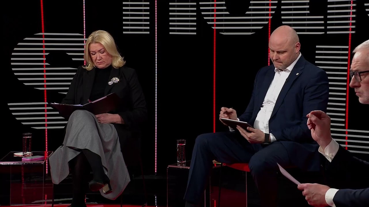 Akcīzes nodokļa samazinājums pagaidām attiektos tikai uz dīzeļdegvielu, atklāj ekonomikas ministrs.