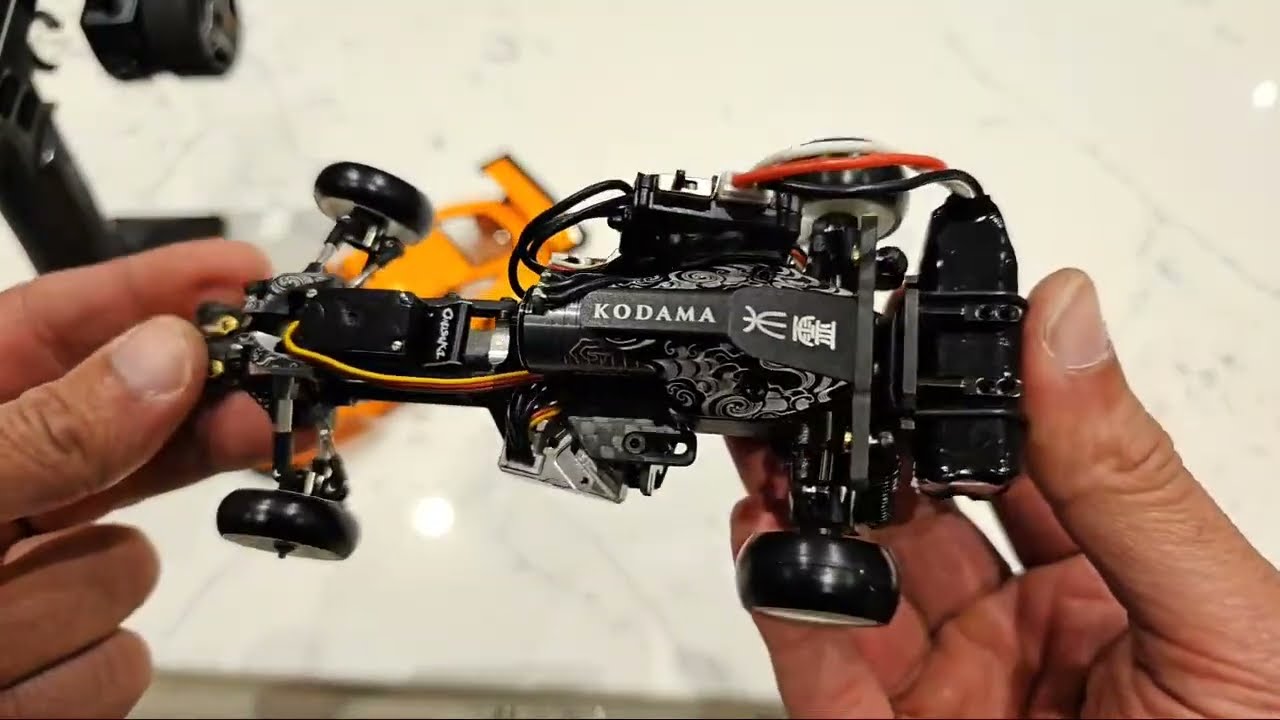 Garage RC представляет .....обзор ONISIKI kodama rwd drift LIVE. Он действительно хорош!