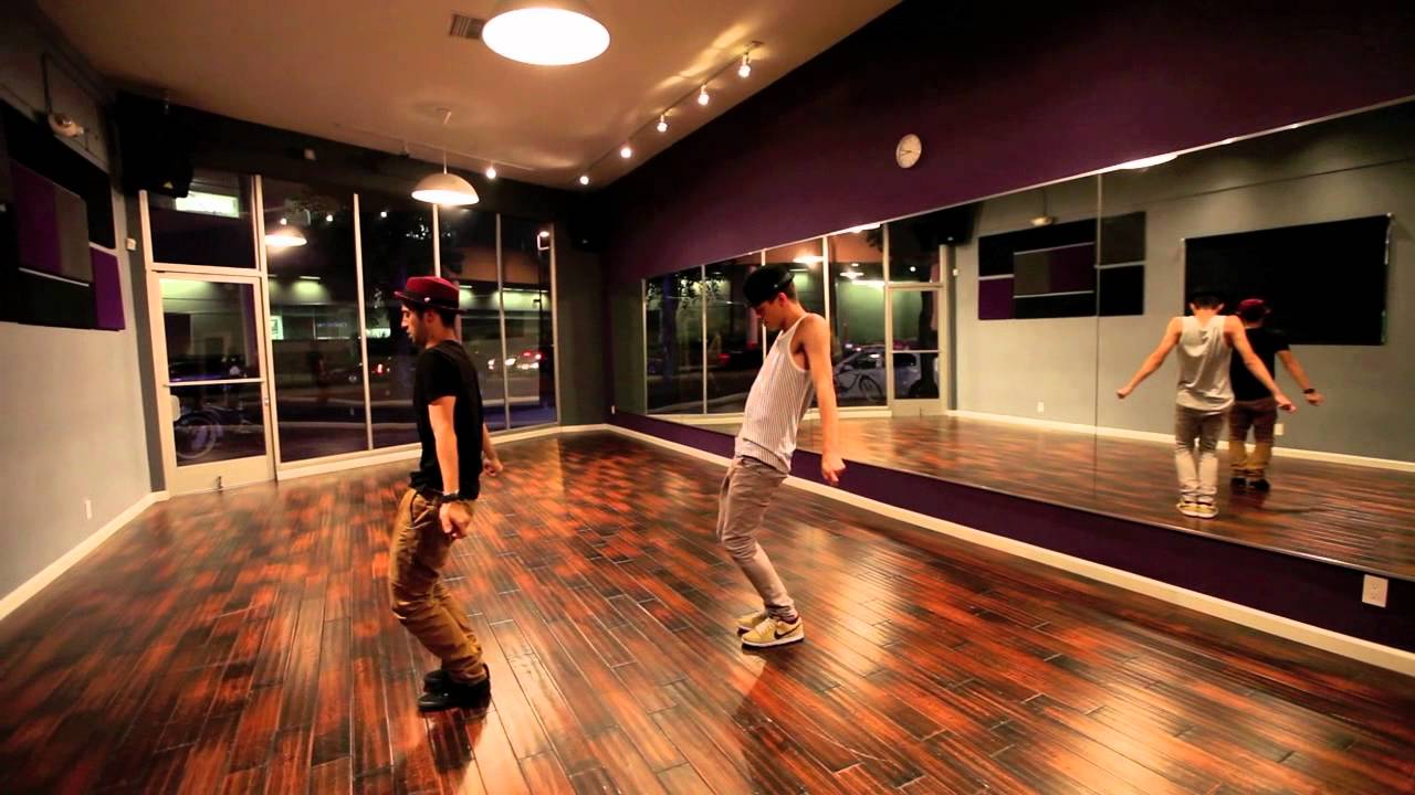 Ian Eastwood-KUBSKOUTZ-