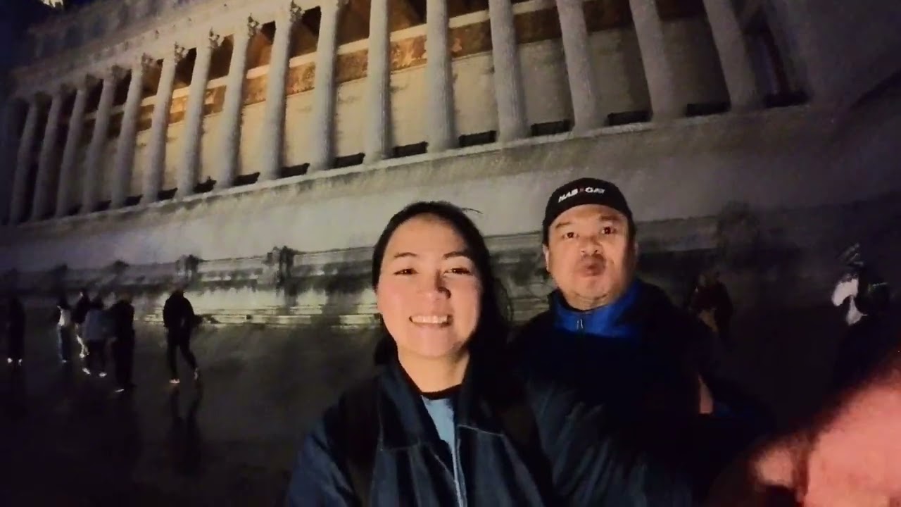 Night walking in Rome with the peepsss 🚶‍♀️🇷🇴🌙