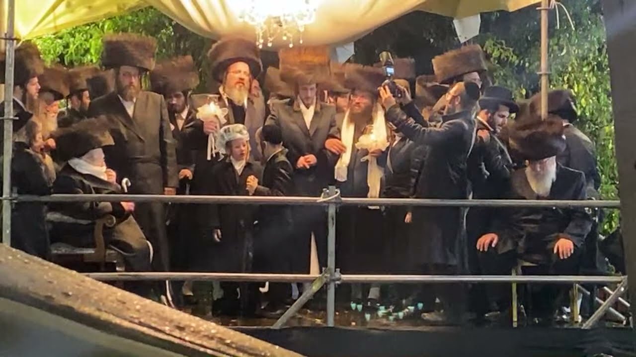 מעמד החופה &bull; שמחת בית ספינקא - קרעטשניף - מתיבתא - ערלוי, י