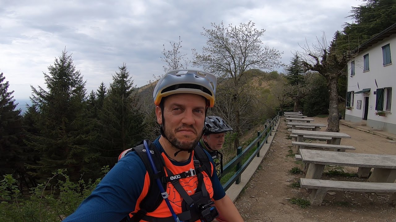 Alpe del Vicerè,  Rifugio  Riella , Monte Palanzone in MTB Enduro riding
