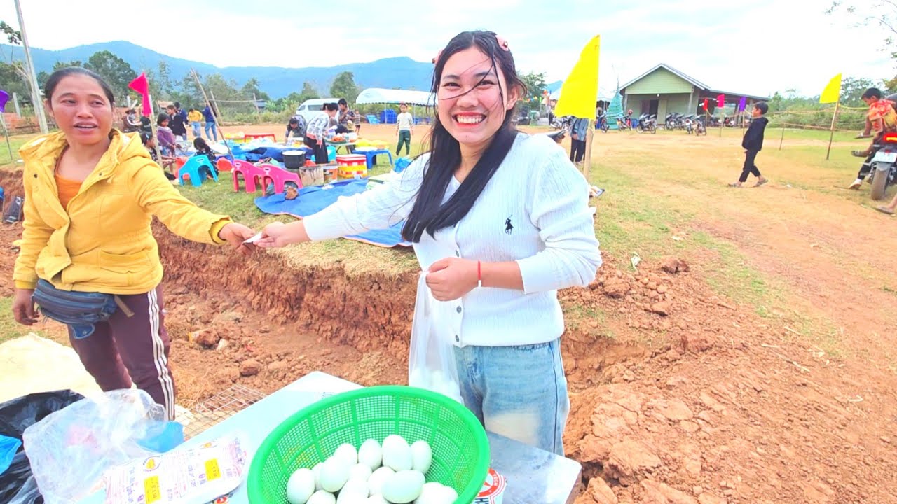 น้องฮัวพามาดูงานคริสต์มาสอยู่ที่หมู่บ้าน26 ธันวาคม ค.ศ. 2025