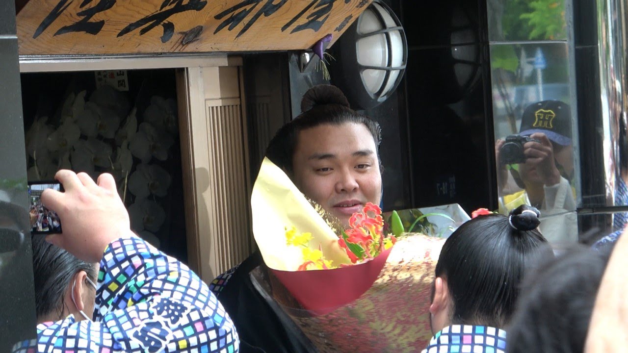 Kiribayama ozeki promotion - actual footage