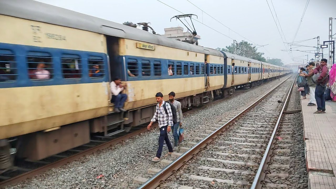 Bakhtiyarpur Junction / 63212 Patna - Jhajha Passenger Train Video, Indian Railways