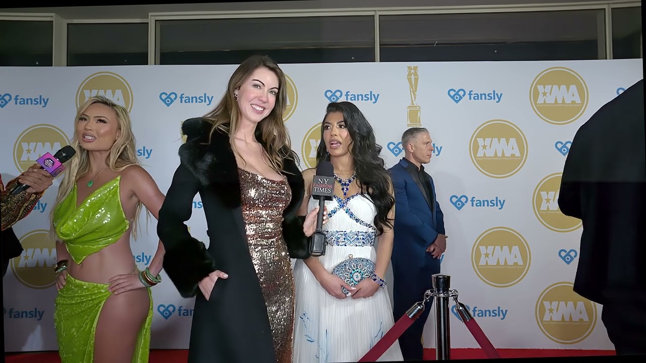 Model Ellie interviews Jasmine on the XMA Awards Red Carpet in Hollywood, CA
