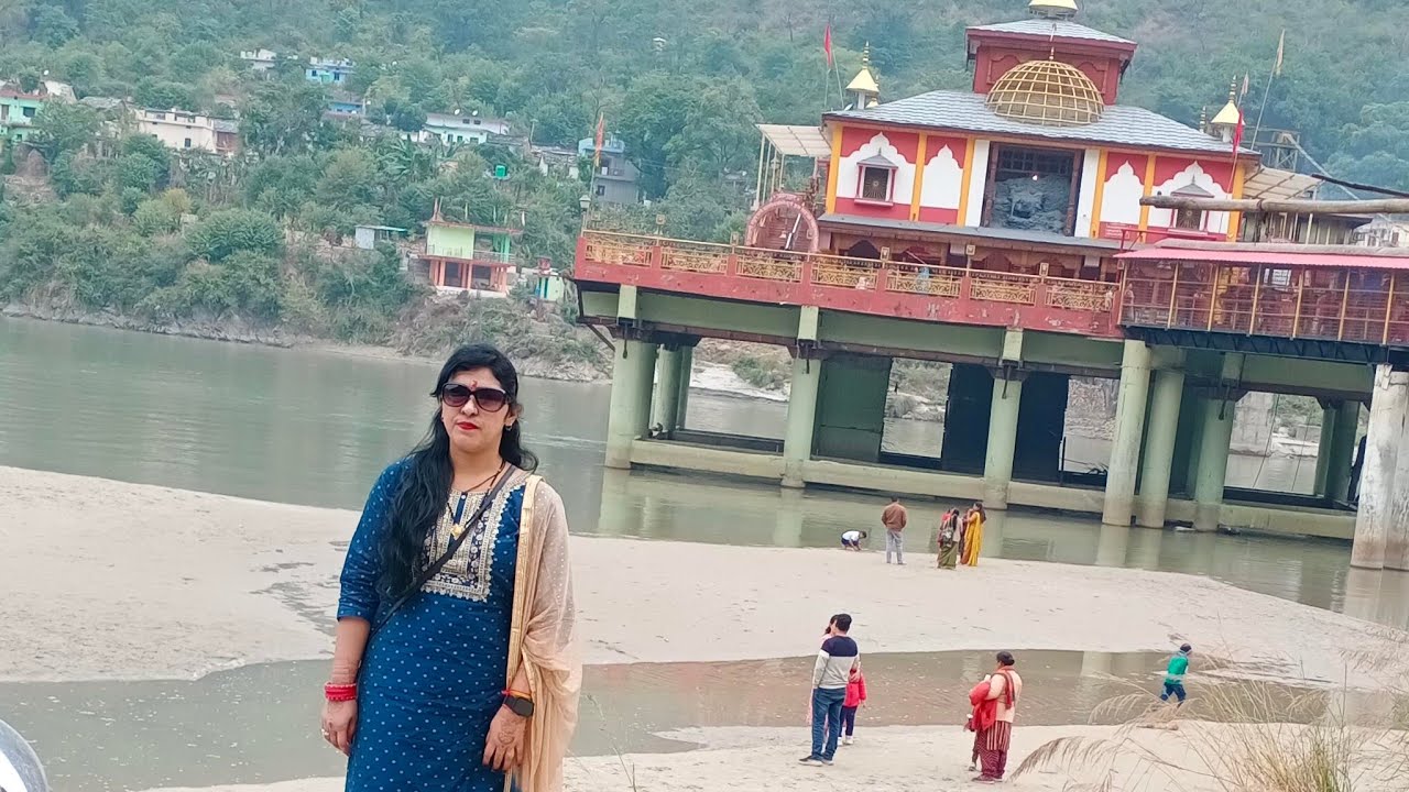 Dhari Devi #mandeer #jheel ke bich me