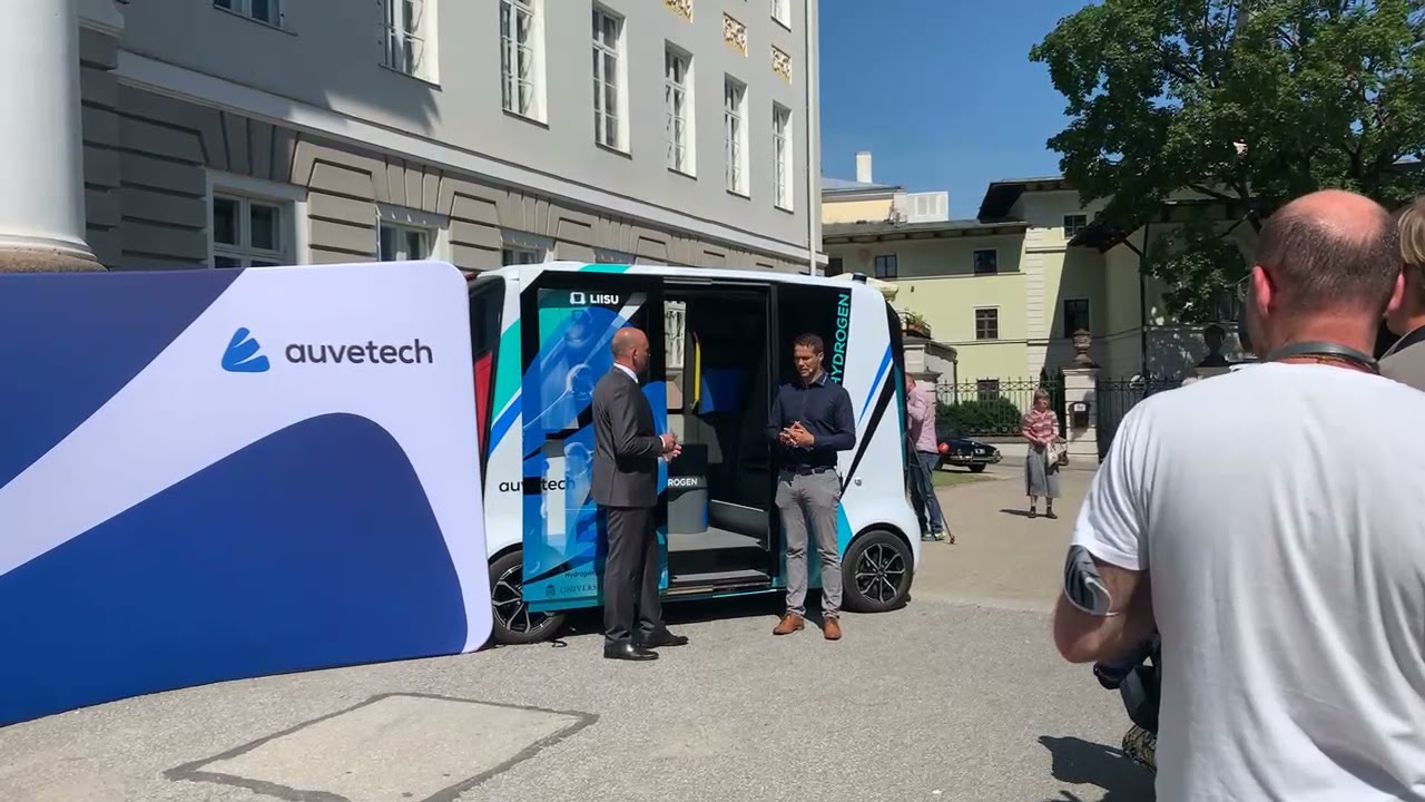 Презентация беспилотного автобуса с водородным двигателем Auve Tech в Тарту