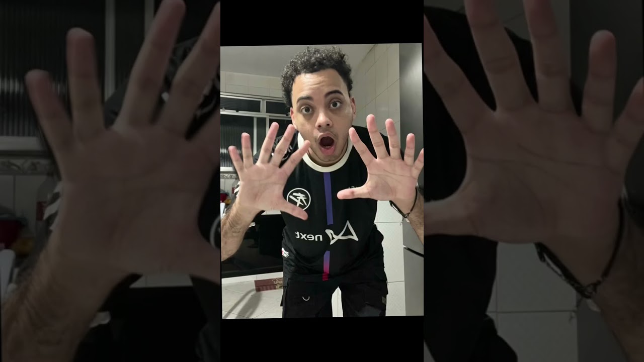TENHO 6 dedos  cada m&atilde;o #humor