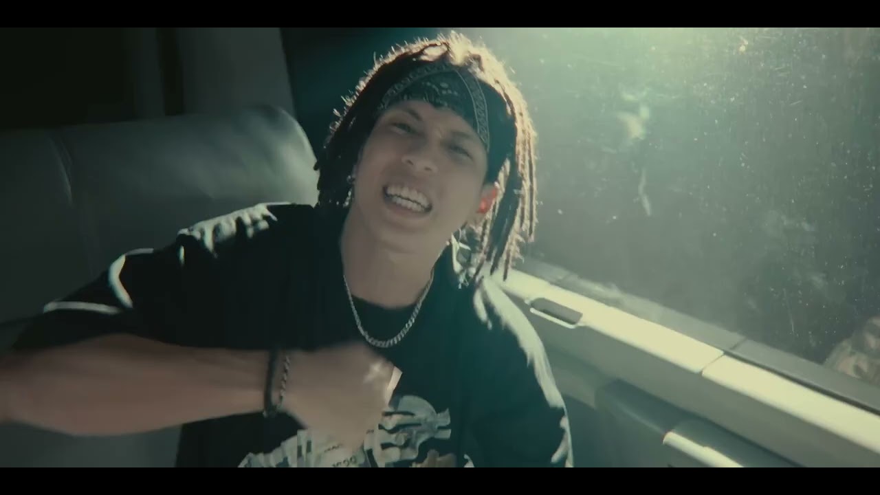 Uniko Elmo - Shmoke'Em feat. Onash ( Official Music Video )