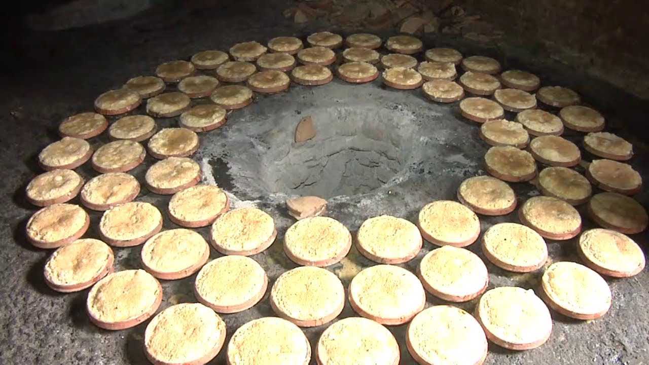 বগুড়ার বিখ্যাত ও ঐতিহ্যবাহী দই || Bogra Rofat Doi Ghar ||