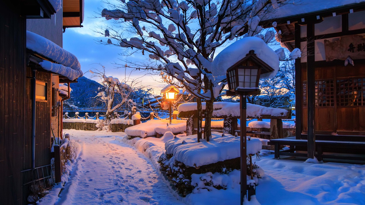 Townscape in Winter, Walking at Dawn | Hida-Furukawa, Japan
