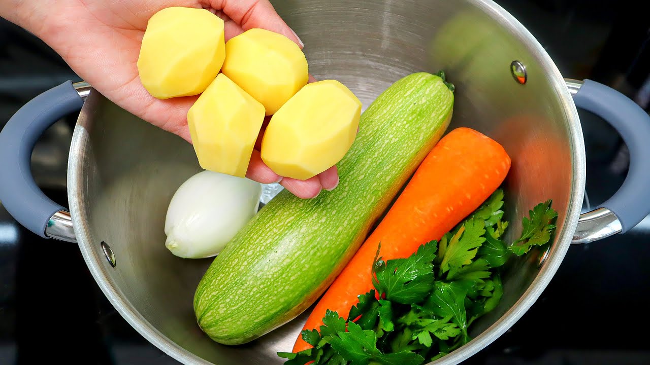 Es ist so lecker, dass ich es 3 Mal pro Woche koche! Neues Zucchini Rezept! Leichtes Abendessen!