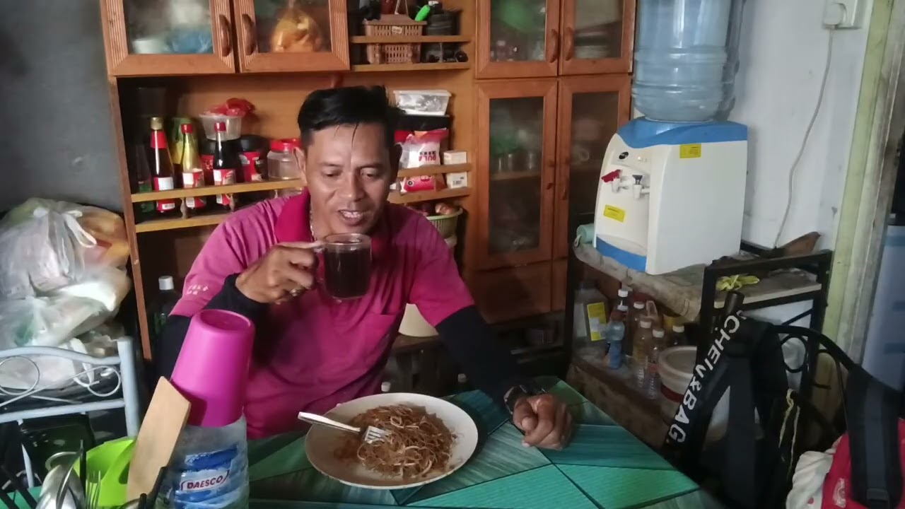 Sarapan pagi kita masak behoo goreng  udang gaiss..