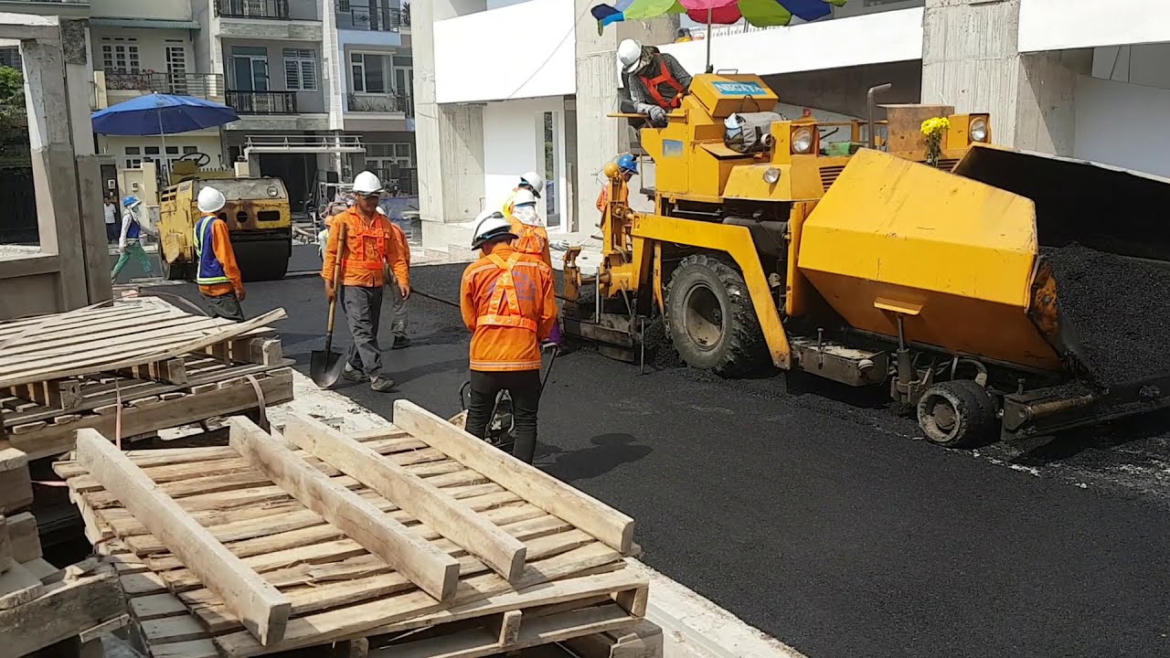 Cách thi công rải thảm bê tông nhựa nóng