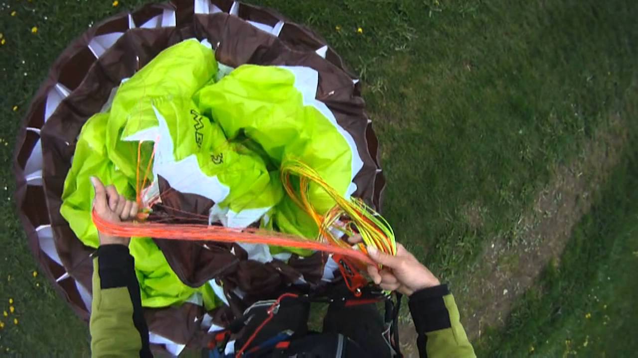 08. Die Tulpe bei einem Gleitschirm / ww.fliegen-ist.de