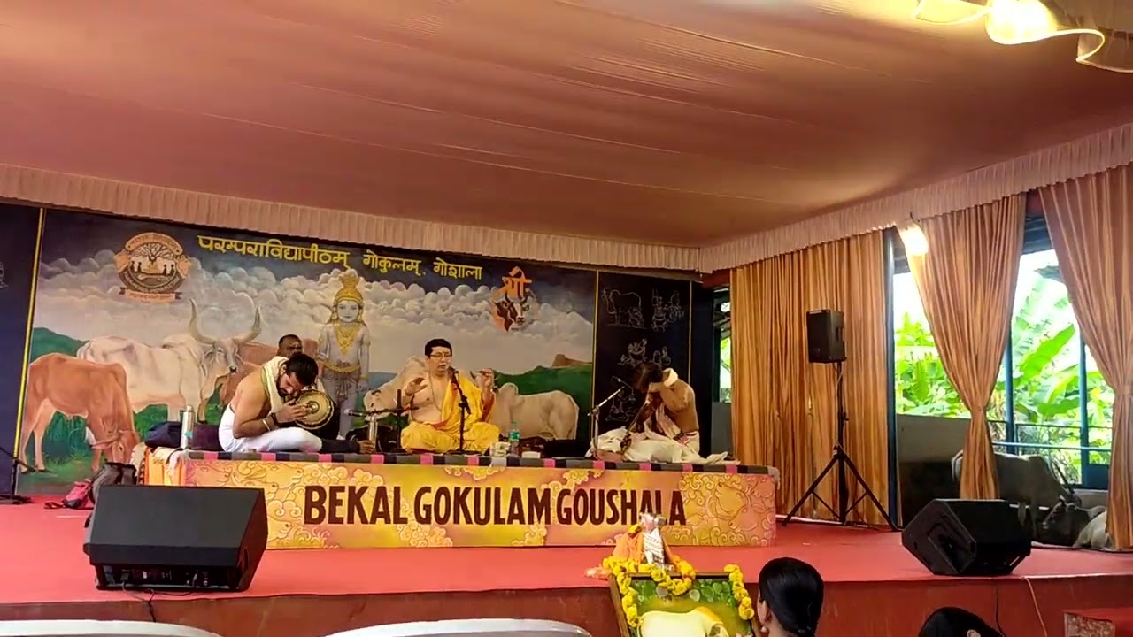 Koluvaiyunnaade -Bhairavi - Adi, Thyagaraja composition