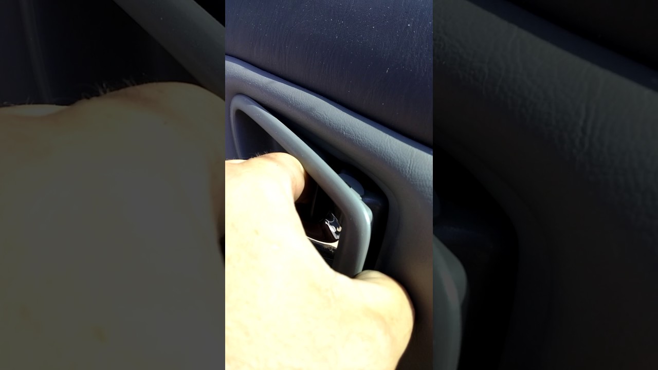 How to remove door panel 97 98 99 00 Toyota avalon