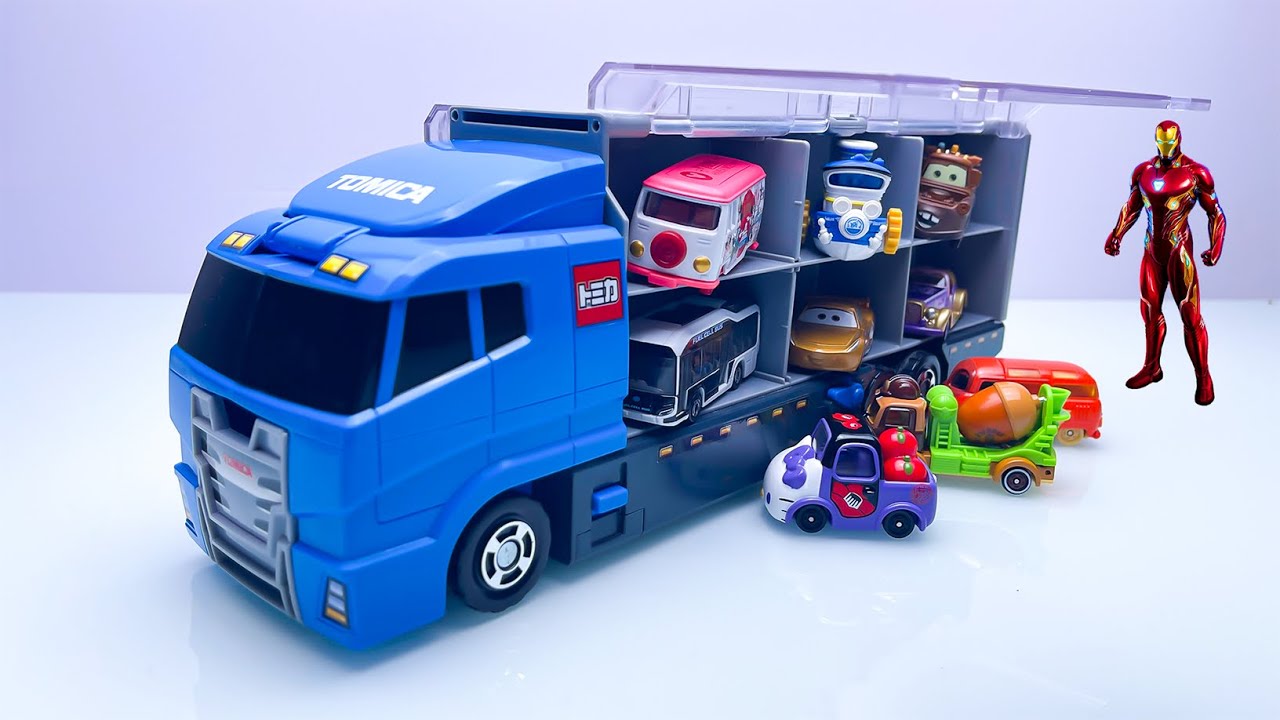 トミカ☆トミカのミニカーを開封してコンボイへ収納します。Tomica miniature cars opened and stored in convoy.