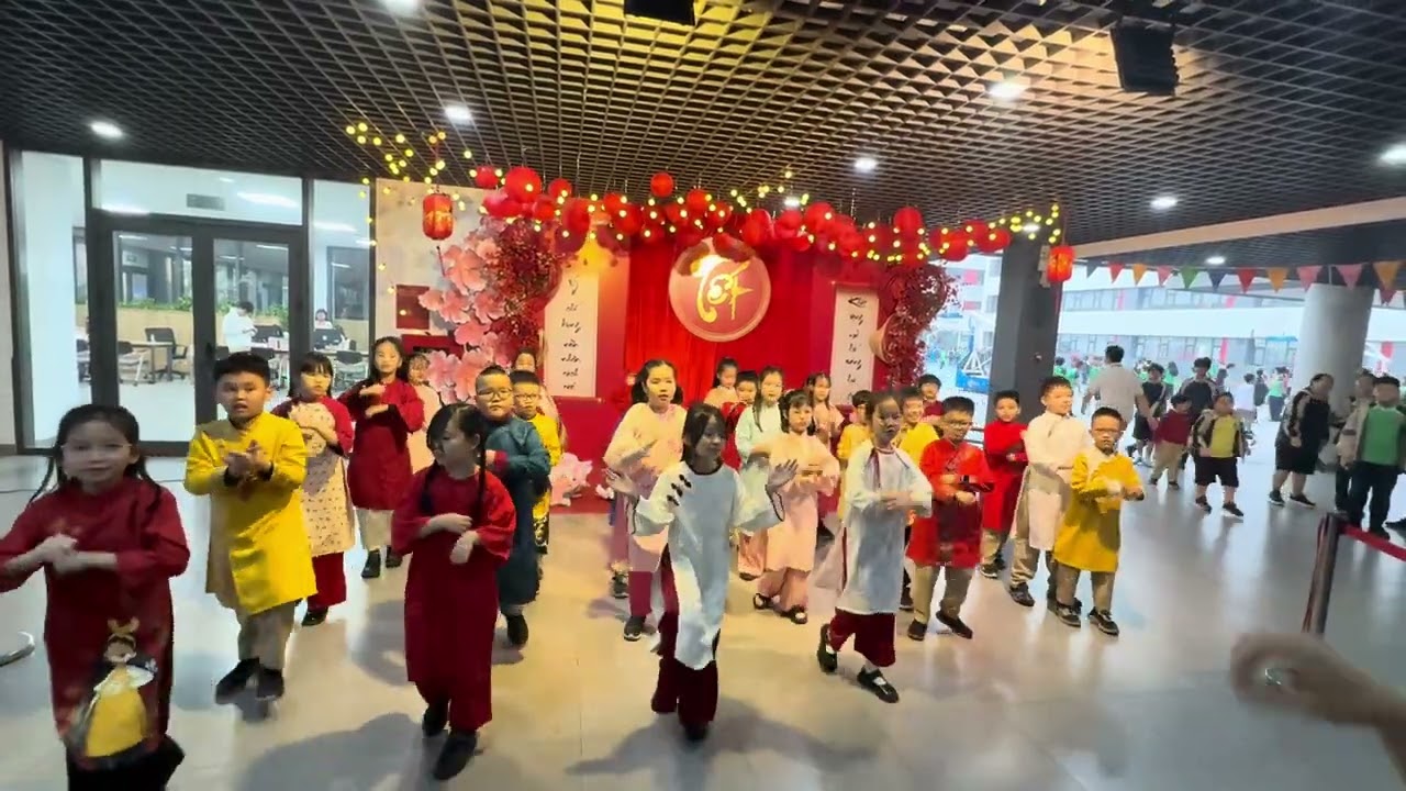 Na nhay tết lớp 3A10