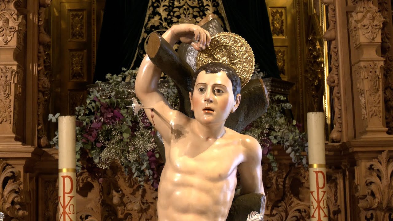 La imagen de San Sebastián regresa al culto tras su restauración