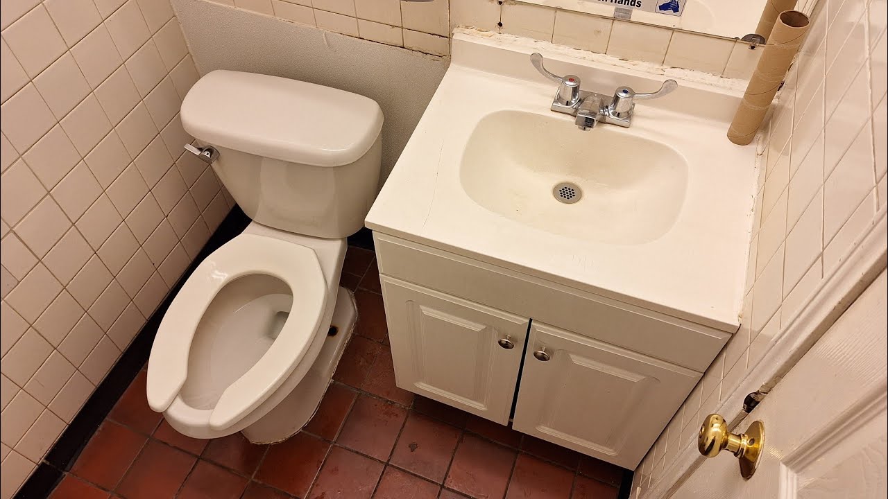 Dairy Queen Men's Restroom