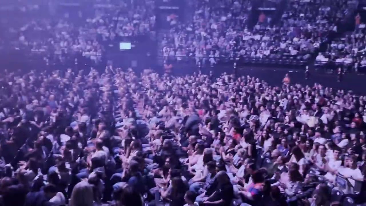 Cobalt en 1ère partie de Pierre Garnier (Forest National) #chaquesecondetour