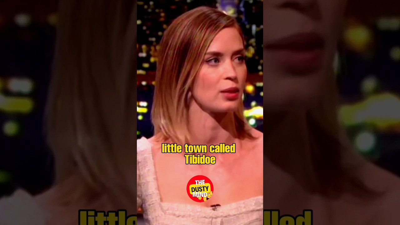 Emily Blunt And Restaurant Waitress