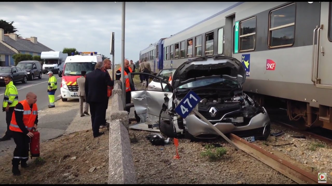 SAINT-PIERRE QUIBERON | 🚒 Collision Train 'Tire-Bouchon' Voiture - TV Quiberon 24/7