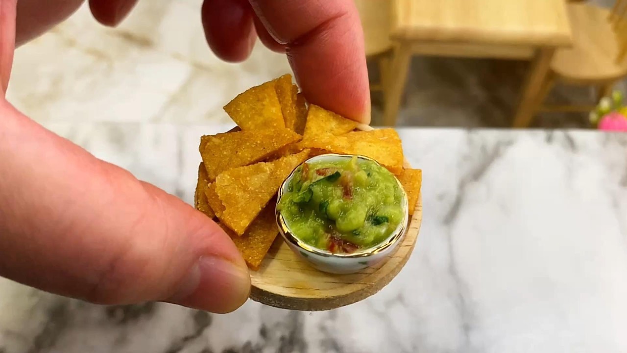 🥑🥰 TINY Guacamole & Crispy Tortilla Chips